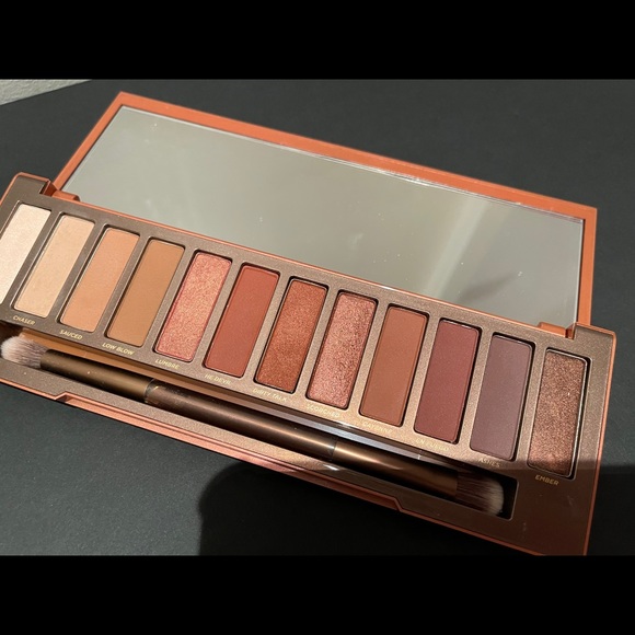 NAKED HEAT EYESHADOW PALETTE urbandecay cosmetics - Picture 4 of 8